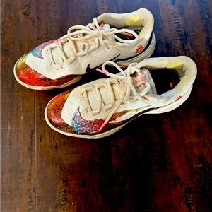 Big boys, size 7, metal spiked baseball cleats. Nike brand worn once!